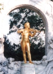 ヨハン・シュトラウス２世像
