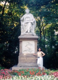 シューベルト銅像