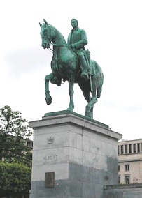 アルベール1世銅像