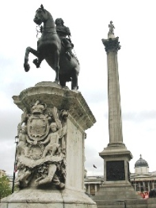 チャールズ1世銅像